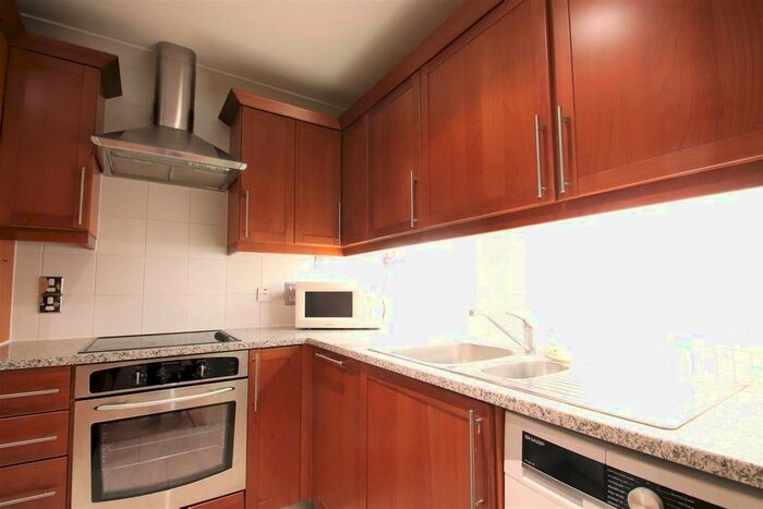 2 Bedroom Flat To Rent-8