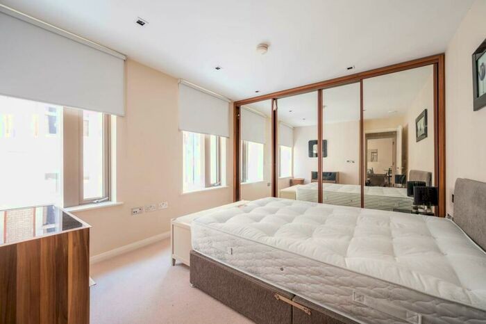 1 Bedroom Flat For Sale-3