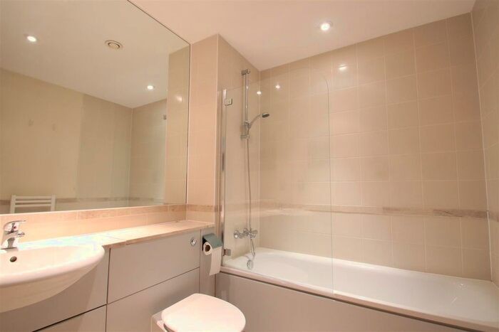 2 Bedroom Flat To Rent-7