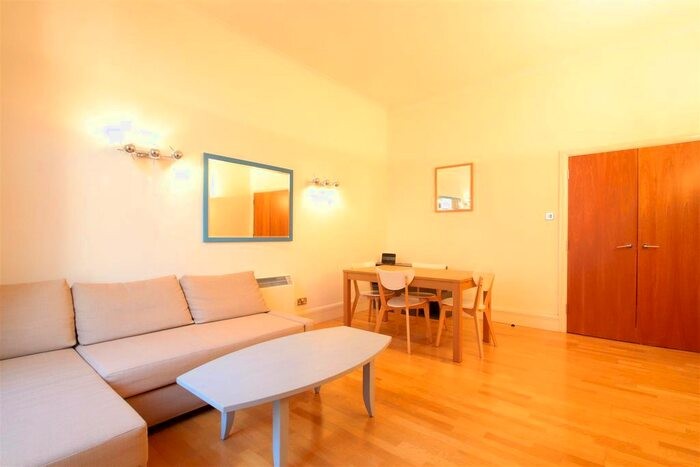 2 Bedroom Flat To Rent-2